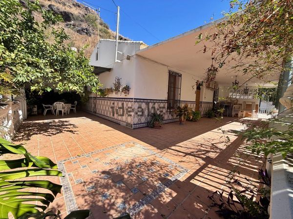 Detached house in Calle Escritor Ambrosio de Acuña, Jarazmín, Málaga — image 4