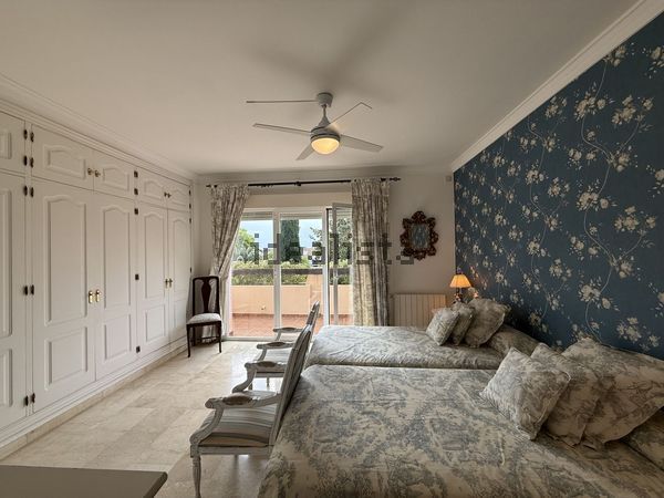 5-bedroom freehold villa in Marbella — photo 5 of 5