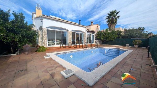 Detached house in Calle del Xino-Xano Nn, Fenals, Lloret de Mar — image 3