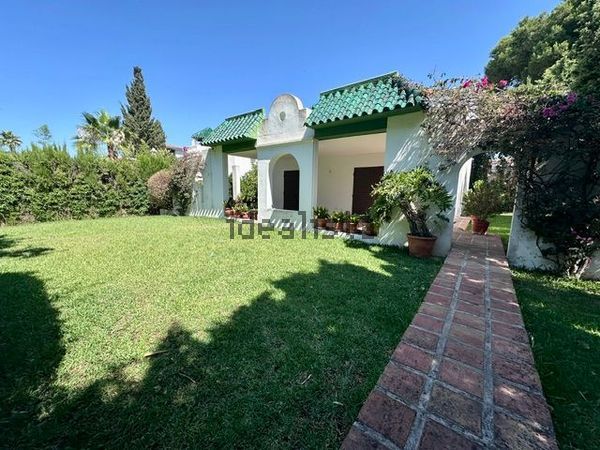 Detached house in Calle de los Cipreses, 56, Cabopino - Artola, Marbella — image 5
