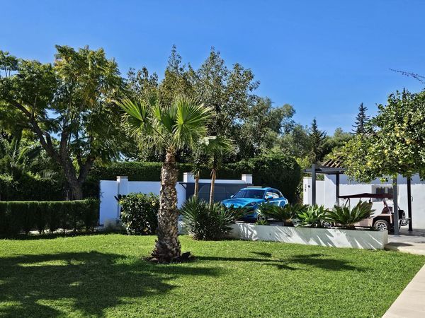 4-bedroom freehold villa in Benahavís — photo 5 of 5