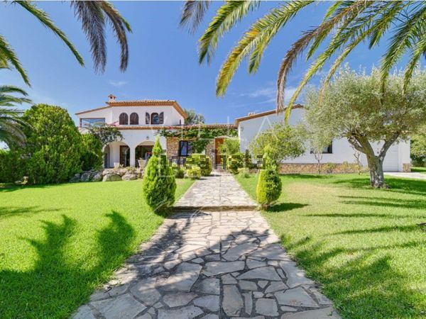 4-bedroom freehold villa in Castell-Platja d'Aro — photo 1 of 5