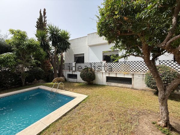 5-bedroom freehold villa in Marbella — photo 1 of 5