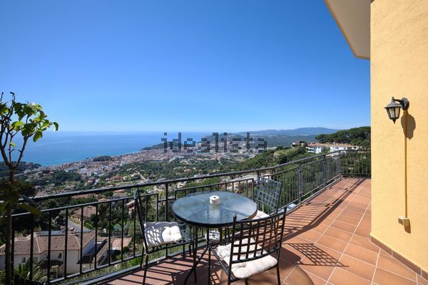 13-bedroom freehold villa in Lloret de Mar — photo 2 of 5