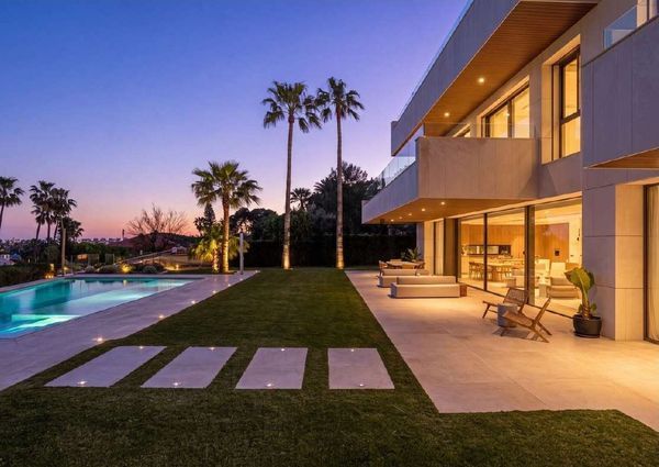 5-bedroom freehold villa in Málaga — photo 2 of 5