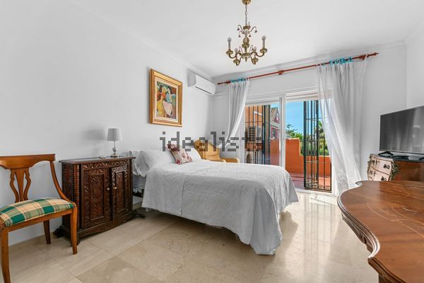 4-bedroom freehold villa in Marbella — photo 4 of 5