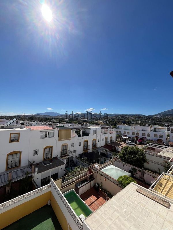 4-bedroom freehold villa in Marbella — photo 5 of 5