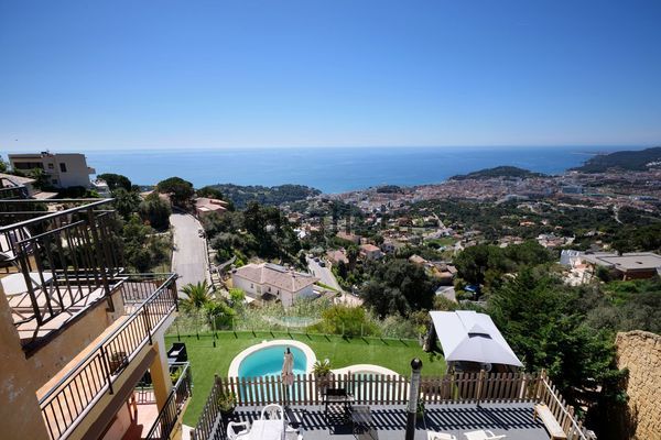 13-bedroom freehold villa in Lloret de Mar — photo 1 of 5