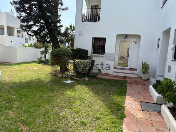 3-bedroom freehold villa in Estepona — photo 4 of 5