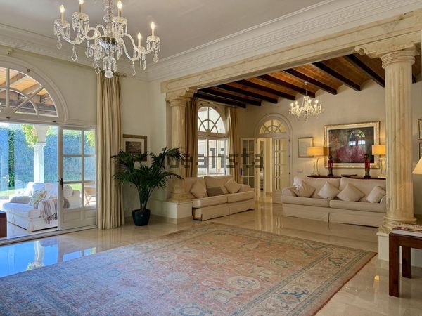 Detached house in Atalaya-Isdabe, Estepona — image 3