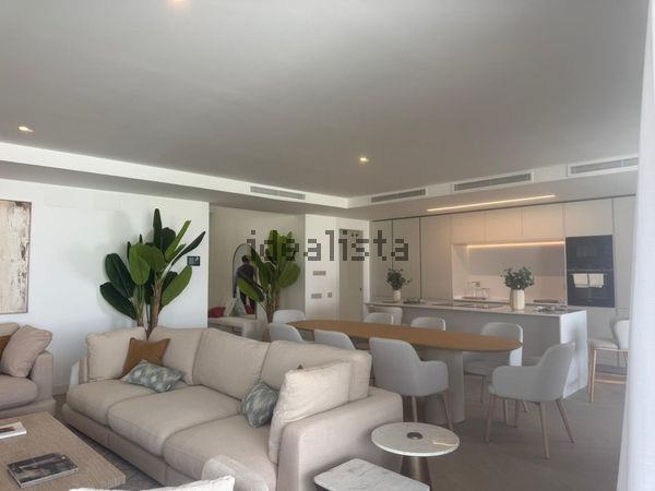 4-bedroom freehold villa in Marbella — photo 4 of 5