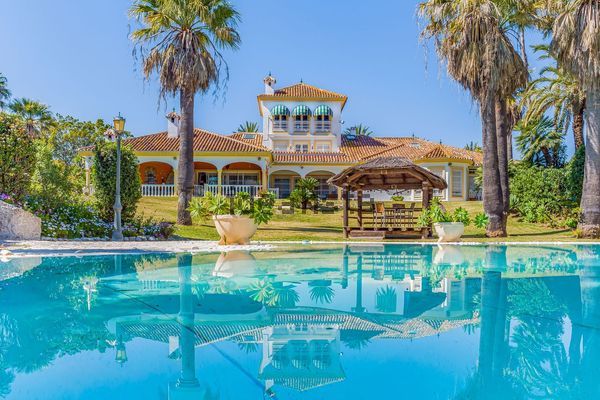 8-bedroom freehold villa in Mijas — photo 1 of 5