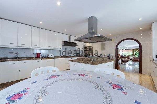 6-bedroom freehold villa in Estepona — photo 5 of 5