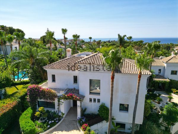 4-bedroom freehold villa in Marbella — photo 3 of 5