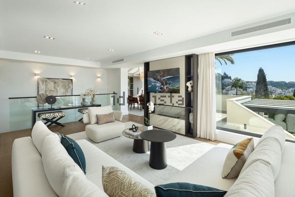 Detached house in Calle Pléyades, Los Naranjos, Marbella — image 5