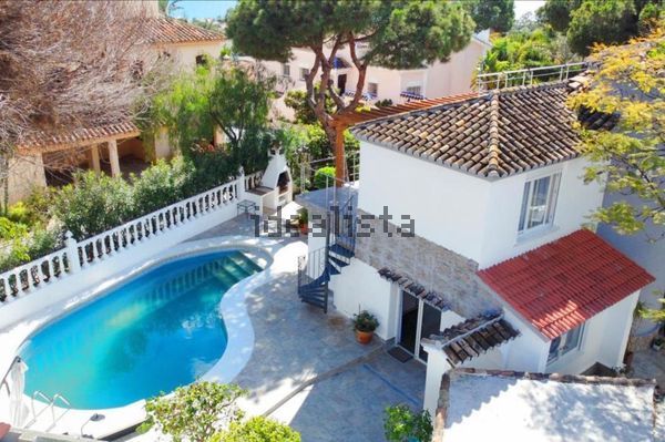 4-bedroom freehold villa in Marbella — photo 3 of 5