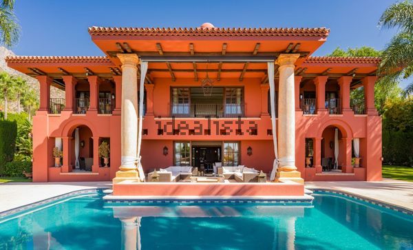 6-bedroom freehold villa in Marbella — photo 1 of 5