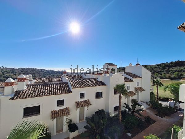 3-bedroom freehold villa in Estepona — photo 2 of 5
