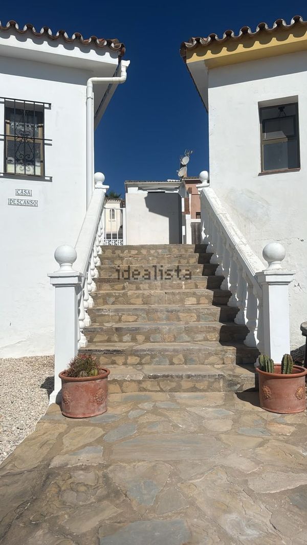 3-bedroom freehold villa in Manilva — photo 3 of 5