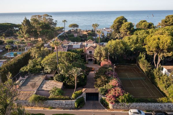 6-bedroom freehold villa in Estepona — photo 2 of 5