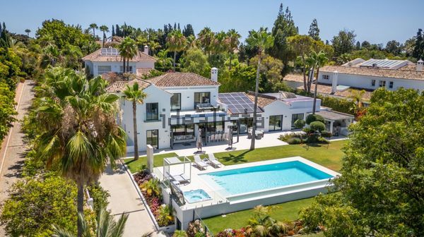6-bedroom freehold villa in Marbella — photo 1 of 5