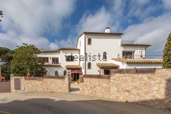 Detached house in Calle de les Illes Medes, Calella, Palafrugell — image 3
