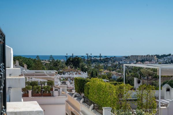 3-bedroom freehold villa in Marbella — photo 2 of 5