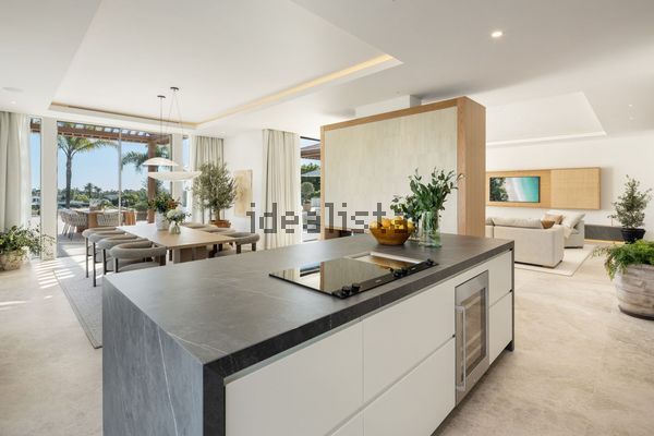 6-bedroom freehold villa in Marbella — photo 4 of 5