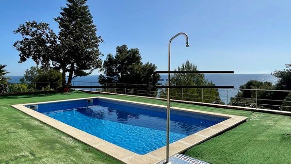 6-bedroom freehold villa in Blanes — photo 3 of 5