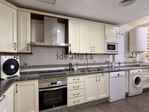 3-bedroom freehold villa in Estepona — photo 4 of 5
