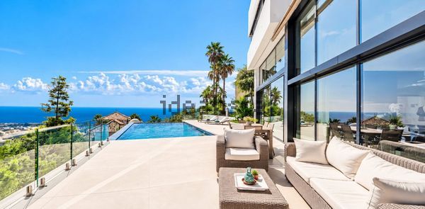 4-bedroom freehold villa in Marbella — photo 2 of 5