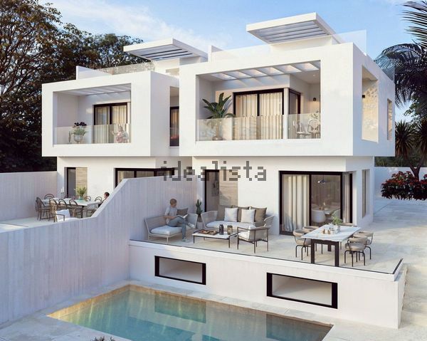 4-bedroom freehold villa in Nerja — photo 1 of 5