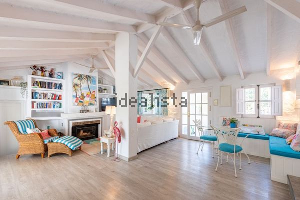 4-bedroom freehold villa in Benahavís — photo 2 of 5