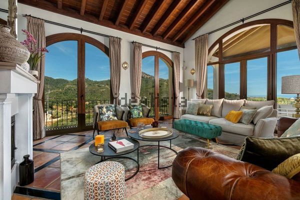 4-bedroom freehold villa in Benahavís — photo 3 of 5