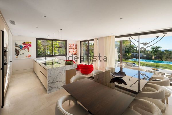 5-bedroom freehold villa in Marbella — photo 4 of 5