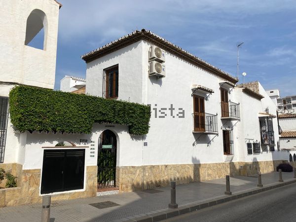 3-bedroom freehold villa in Nerja — photo 1 of 5