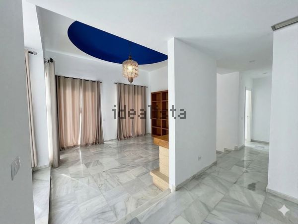 3-bedroom freehold villa in Marbella — photo 3 of 5
