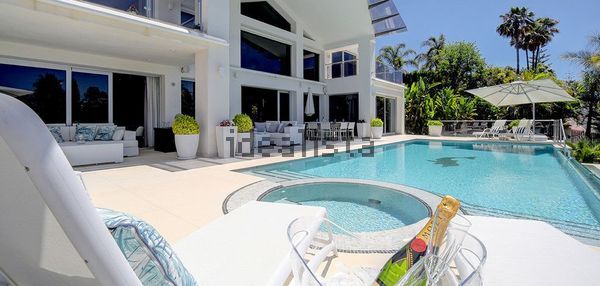 Detached house in Calle Sirio, Los Naranjos, Marbella — image 4