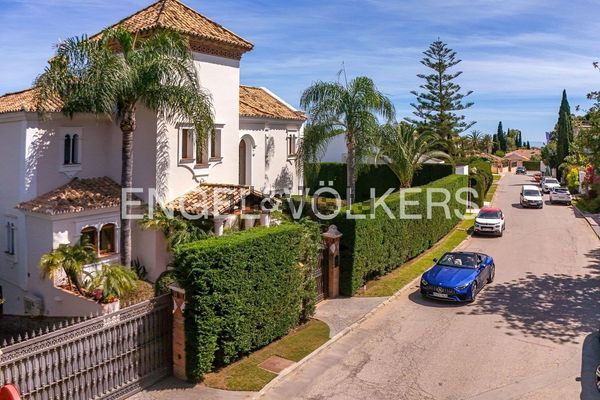 5-bedroom freehold villa in Estepona — photo 2 of 5