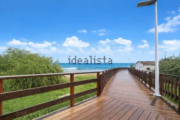 3-bedroom freehold villa in Estepona — photo 1 of 5