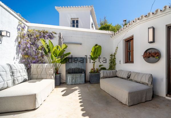 3-bedroom freehold villa in Marbella — photo 2 of 5