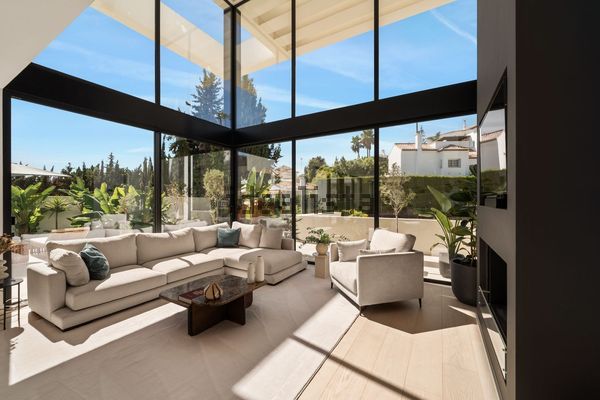 4-bedroom freehold villa in Marbella — photo 5 of 5