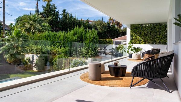 5-bedroom freehold villa in Marbella — photo 2 of 5
