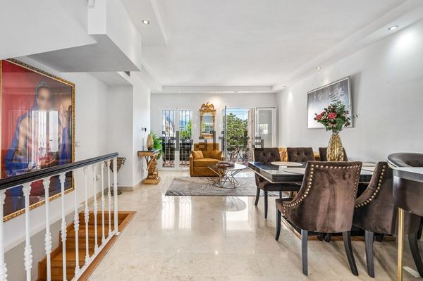 3-bedroom freehold villa in Marbella — photo 3 of 5