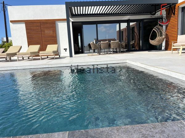 Detached house in Calle Pedro Mendez Fajardo, El Cotillo, La Oliva — image 3
