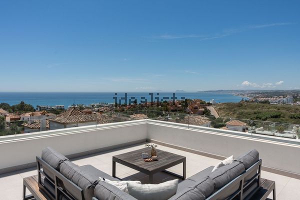 5-bedroom freehold villa in Estepona — photo 3 of 5