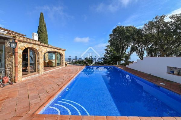 6-bedroom freehold villa in Castell-Platja d'Aro — photo 1 of 5