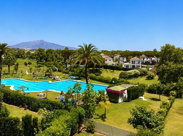 3-bedroom freehold villa in Estepona — photo 2 of 5