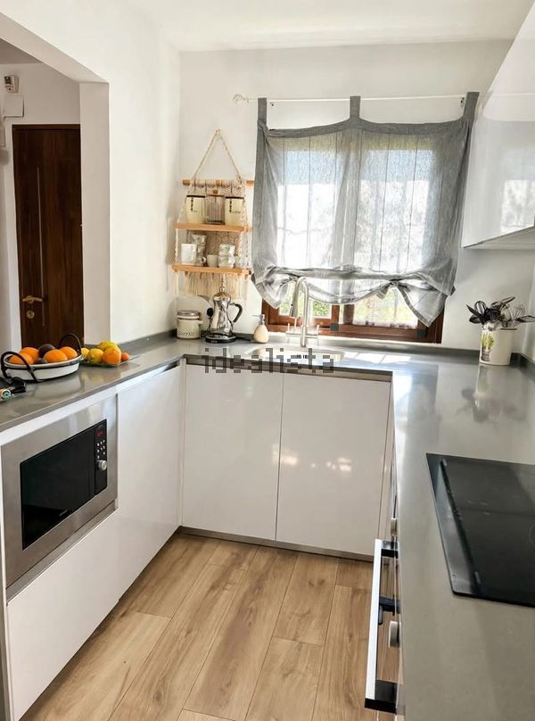 Terraced house in Calle Joaquín Rodrigo, 13, Hacienda Elviria, Marbella — image 4
