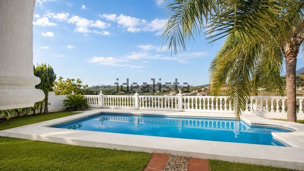 3-bedroom freehold villa in Estepona — photo 3 of 5